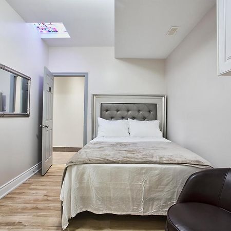 Toronto Rooms And Suites Exteriör bild