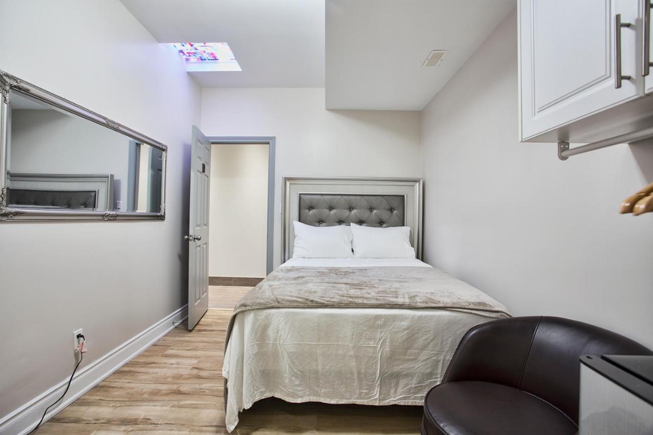 Toronto Rooms And Suites Exteriör bild