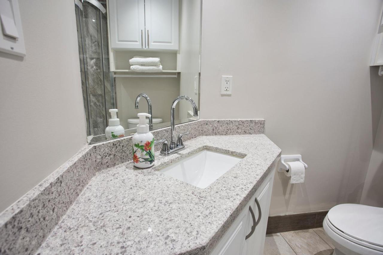 Toronto Rooms And Suites Exteriör bild