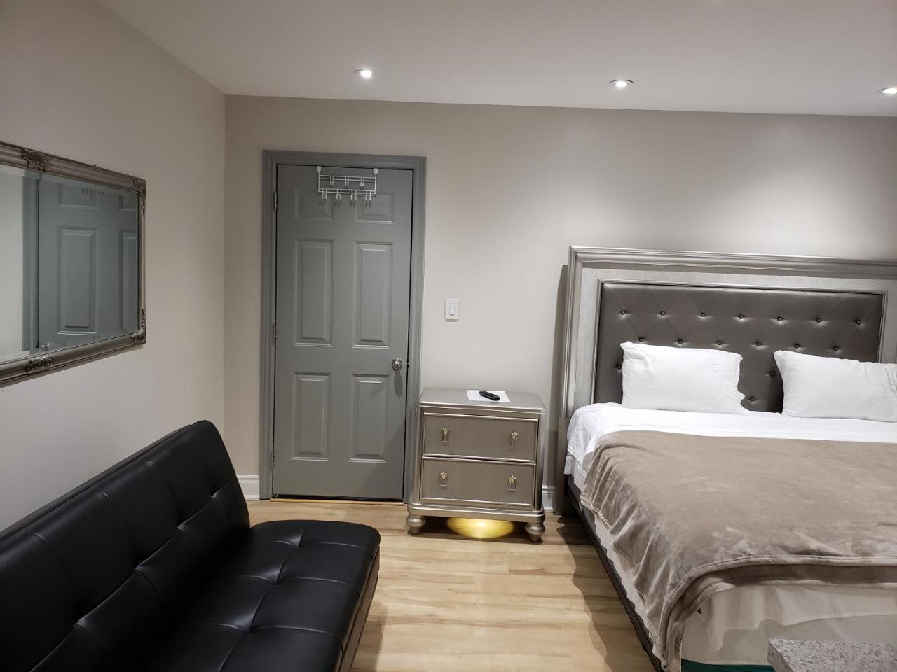 Toronto Rooms And Suites Exteriör bild