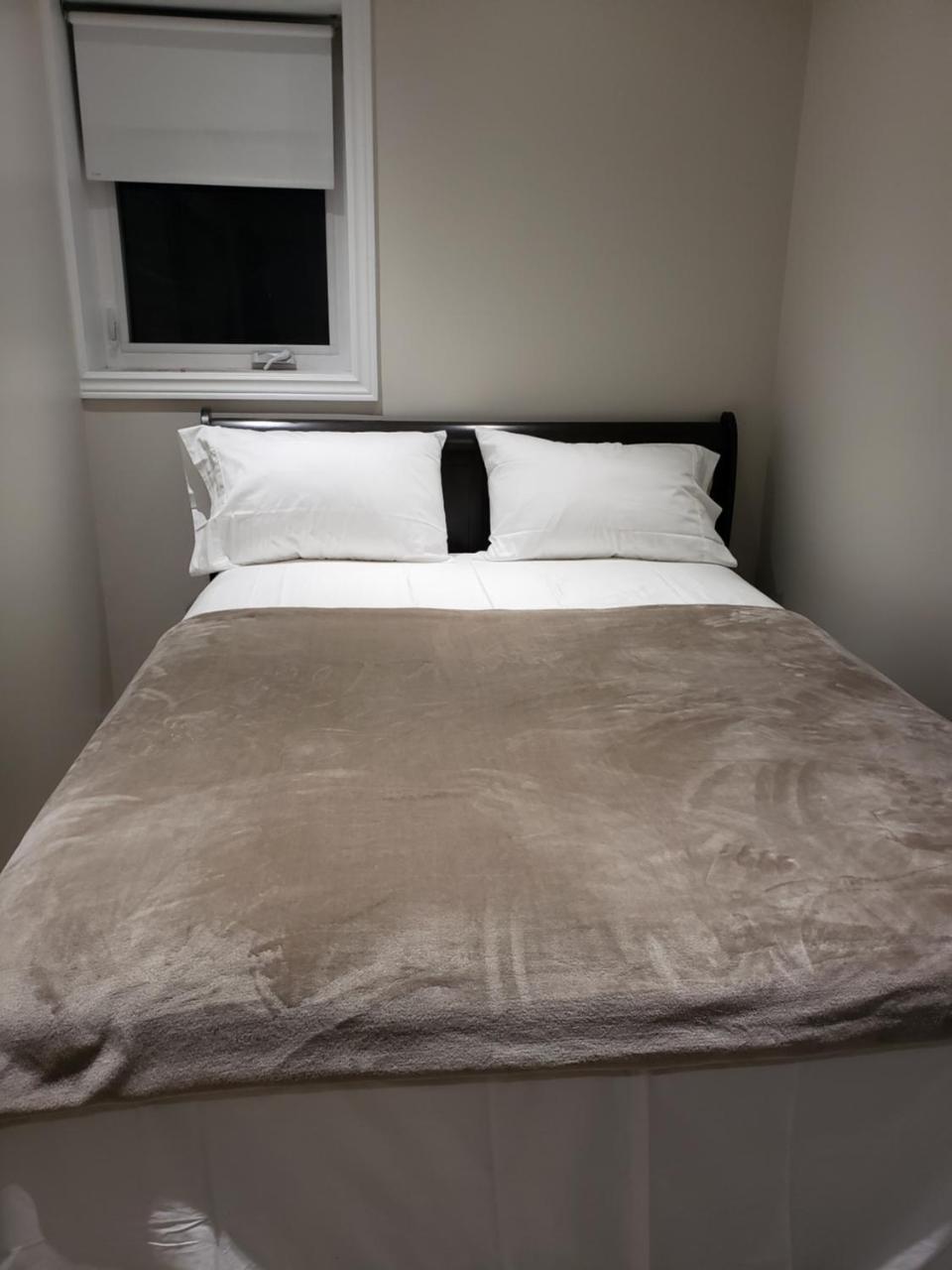 Toronto Rooms And Suites Exteriör bild