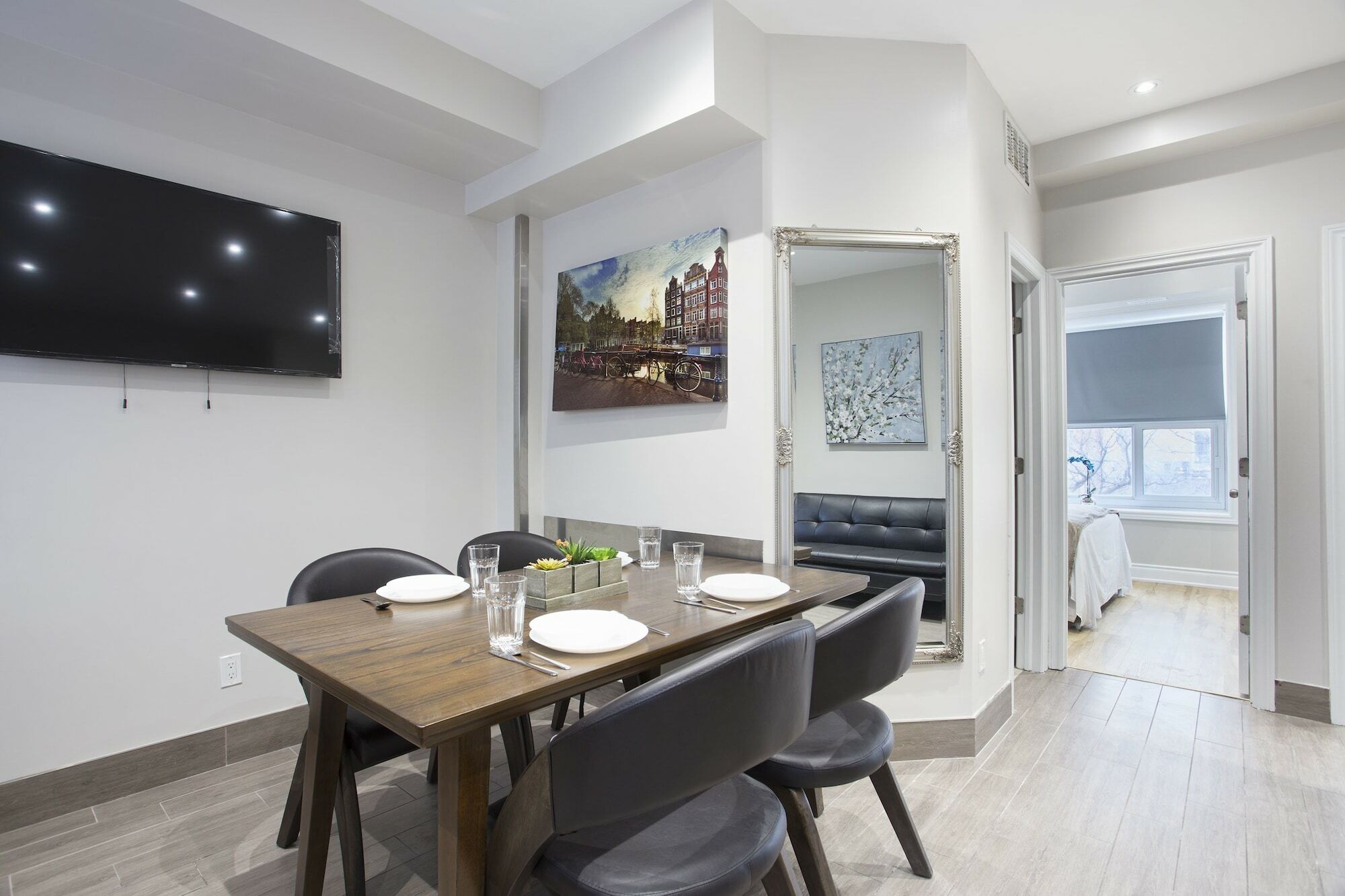 Toronto Rooms And Suites Exteriör bild